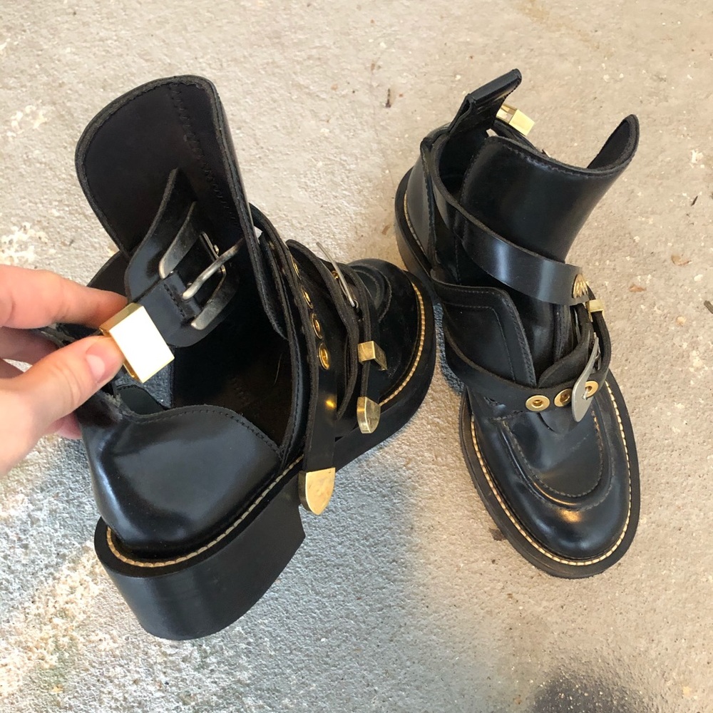 Balenciaga authentic cut out boots, size 7 - Picture 3 of 16